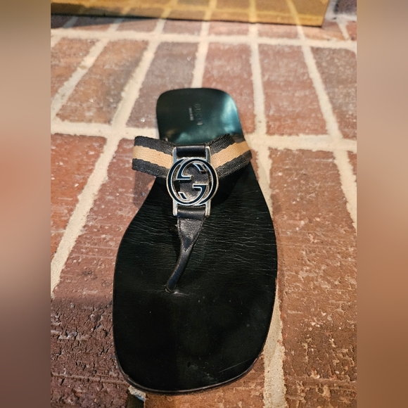 Black/Tan Gucci Flip Flops w/Black & Gold Hardware - Picture 5 of 8